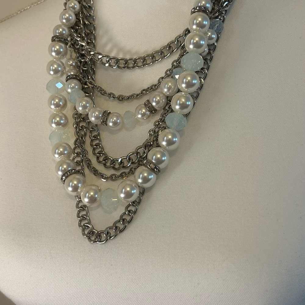 Source Unknown Silver and White Layered Necklace - Picture 2 of 3